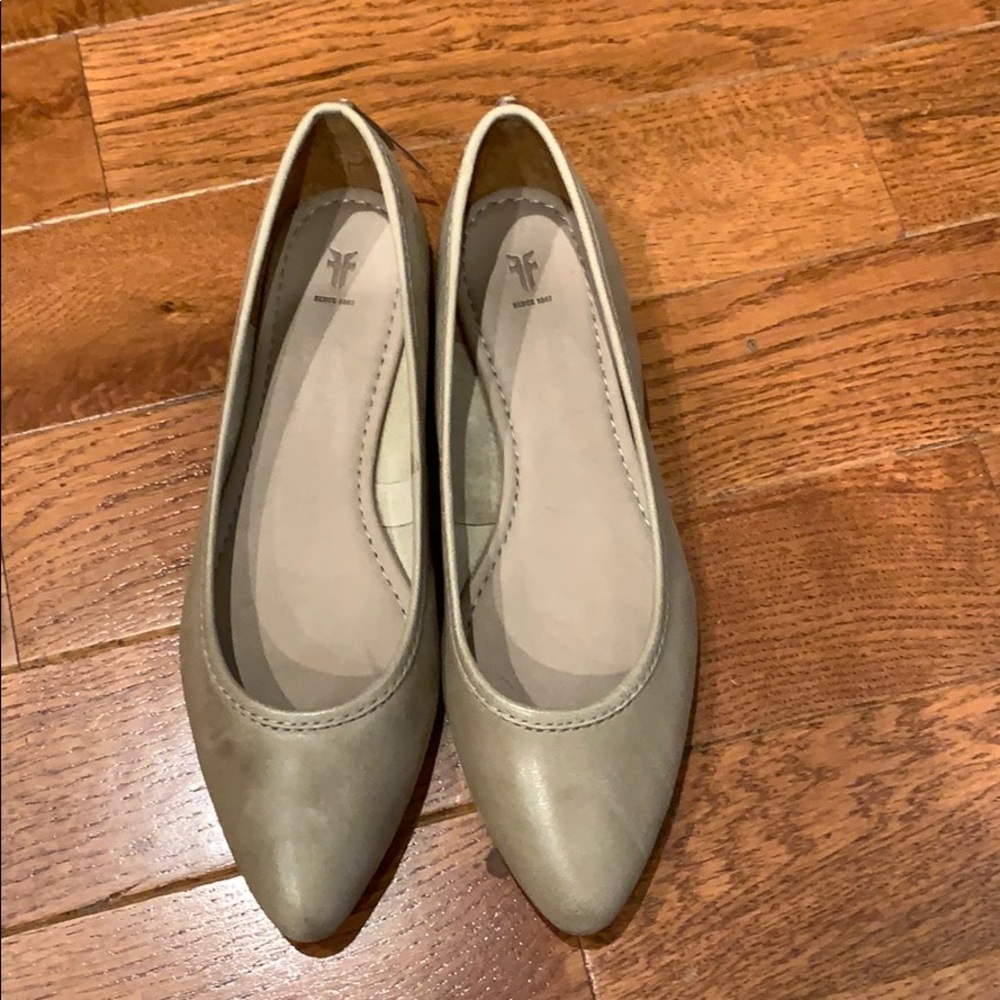 Frye flats